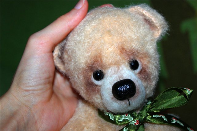 Мишка Лева - игрушка вязанная крючком