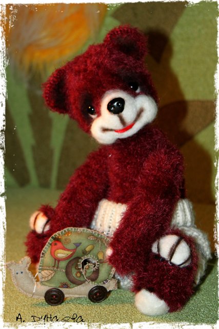 Мишка Антошка - игрушка вязанная крючком
