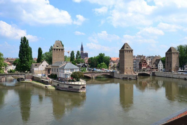 Очарование стринных французских городов