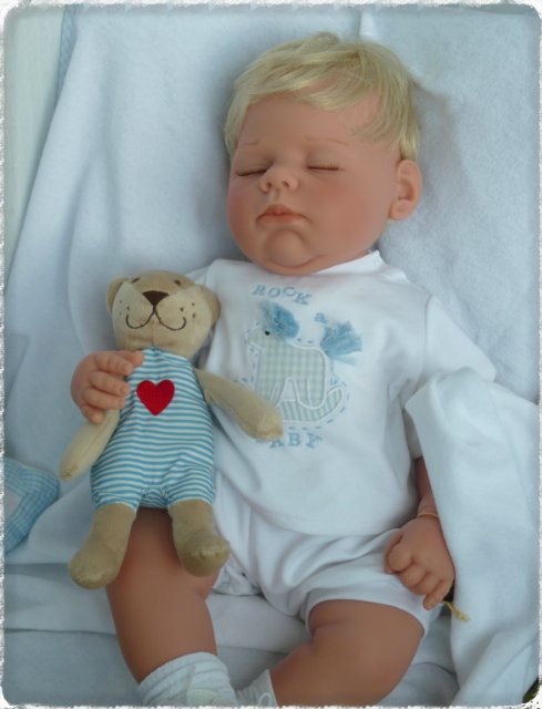 Rock-a-bye - спящее чудо от Lee Middleton (фото 8)