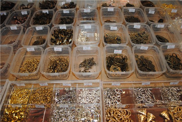 Выставка на Тишинке "Атмосфера творчества". Октябрь 2014. Бусинка к бусинке - получаются бусики! Кружево для антикварных