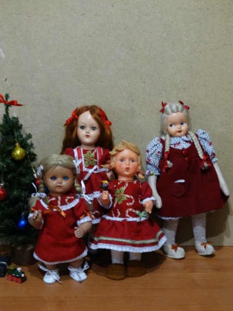 Новый год для самых стареньких кукол (фото 3)