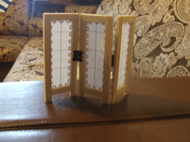 Мастер-класс "Создание ширмы для кукольного румбокса масштаба 1:12"