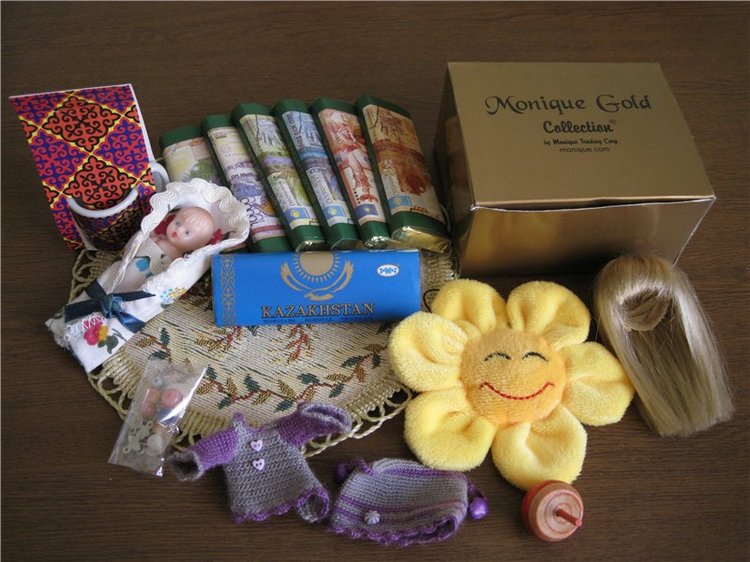 Подарки для Элис и Тоси из далёкого Казахстана