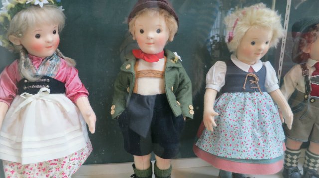 Впервые за 40 лет. День открытых дверей на кукольной фабрике R John Wright. Часть первая: Место, где рождаются куклы и