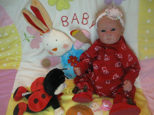 Мои малышки и их красивые няньки