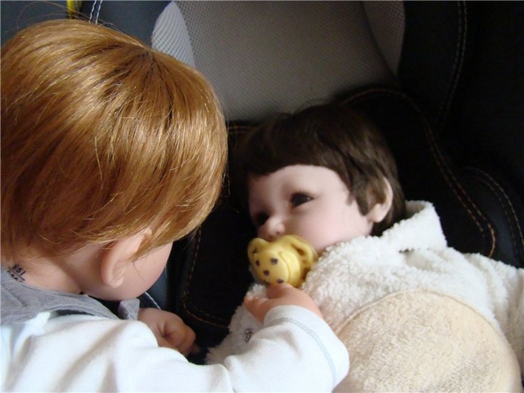 Безопасность прежде всего! Автокресло нужная вещь. Коллекционные куклы Ли Миддлтон, Адора