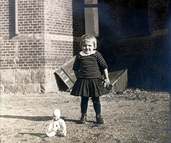 Винтажные детские фотографии с куклами 20-60-х годов 20 века