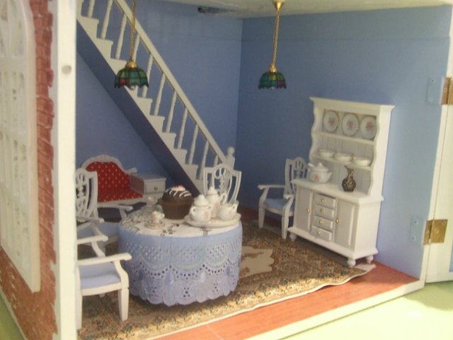 Коттедж для маленькой аристократки или дом своими руками для БЖД-малышей