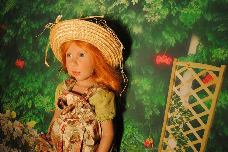 Мы купили два билета - уезжаем завтра в лето