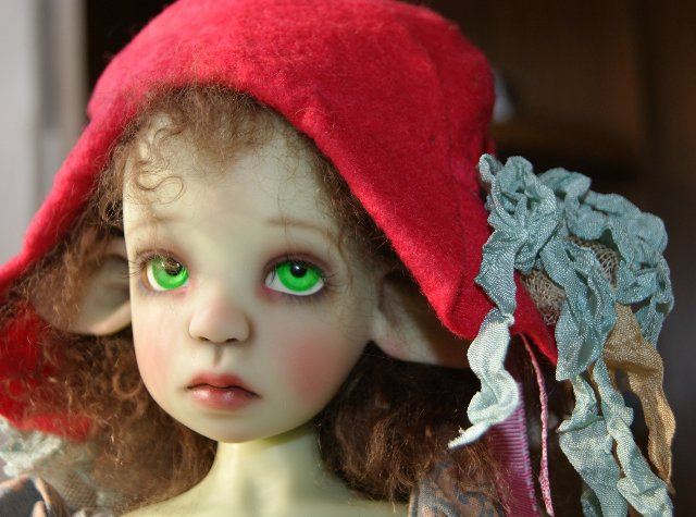 Mademoiselle Buonaparte или росшная Нелличка фавн green Kaye Wiggs с кастомным мейком и аутфитом от Val Zeitler