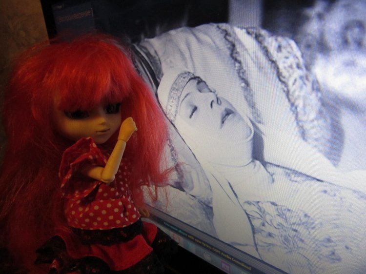 Вечерний просмотр фильма-классики "Иван Грозный". Первая любовь Грелль: новые чувства, новый костюм (фото 10)