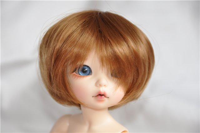 Моя Антешка примеряет парики и глазки (фото 3)