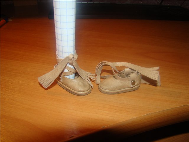 Балетки для куклы с завязками на ножке (фото 3)