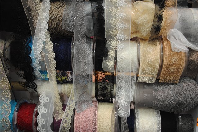 Выставка на Тишинке "Атмосфера творчества". Октябрь 2014. Бусинка к бусинке - получаются бусики! Кружево для антикварных