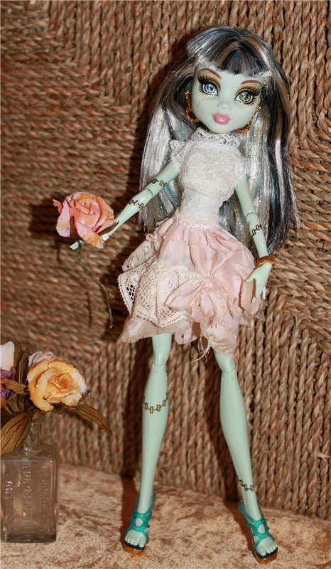 Наряд в винтажном стиле для куклы монстр Хай (фото 2)