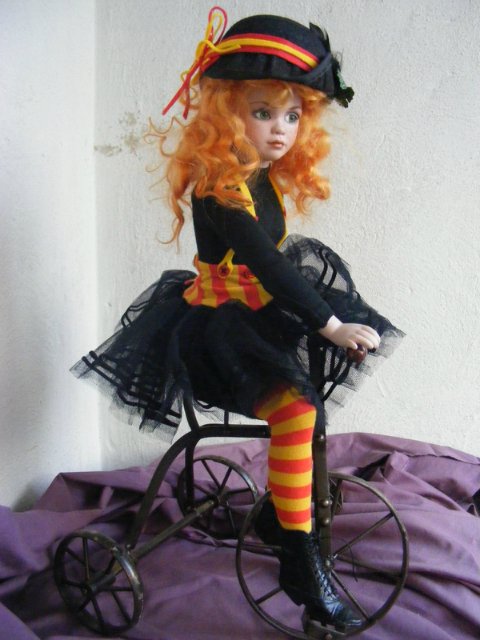 Фарфоровая кукла Zinnia автора Jan MClean, коллекция Flower Heart Collection