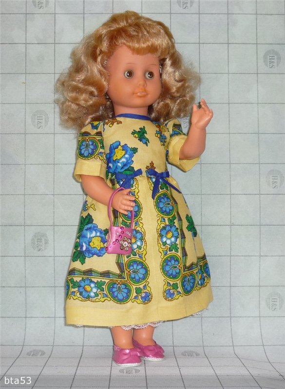 Платье из платочка — Одежда и обувь для кукол своими руками: фото (фото 7)