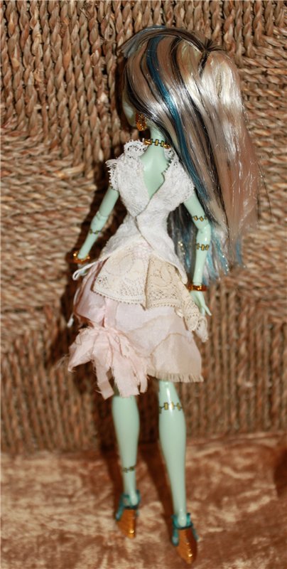Наряд в винтажном стиле для куклы монстр Хай (фото 7)