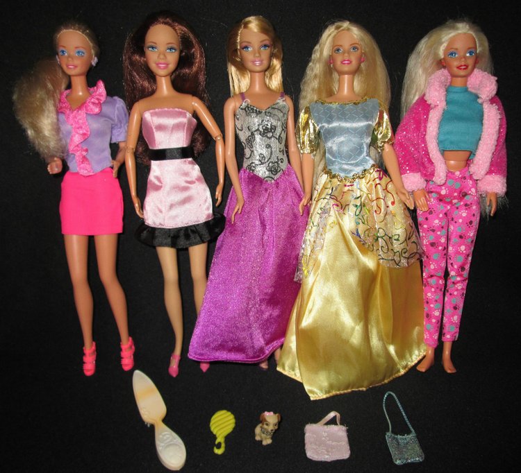 «Эффект насмотренности» или 200 фирменных кукольных нарядов | Бэйбики «Эффект насмотренности» или 200 фирменных кукольных нарядов