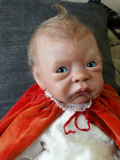 Малышка реборн Пейдж примеряет крестильное платье