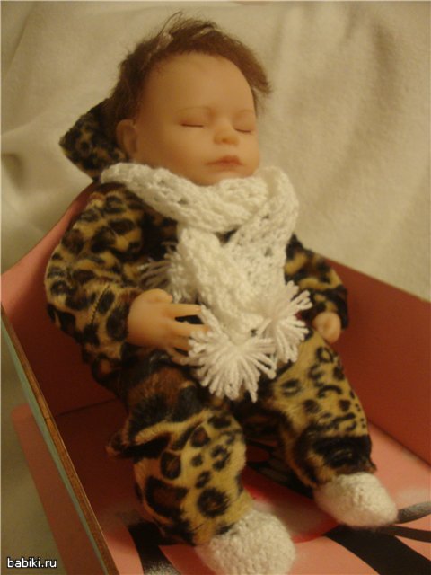 Маленькая Тина готова к Зимним праздникам! Кукла от Ashton Drake (фото 4)