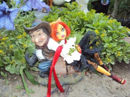 Monster High: Как две красавицы гулять в сад ходили