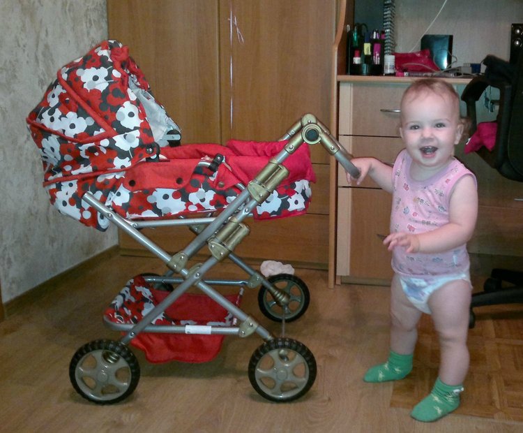 Выбор коляски для игровой куклы