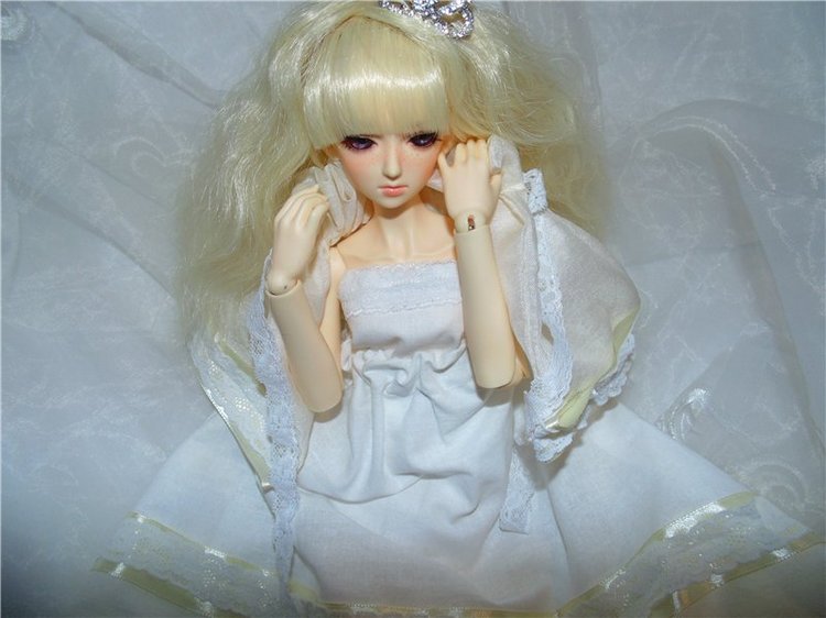 Каждая принцесса желает быть красивой.. или.. Принцесса Облаков примеряет наряд