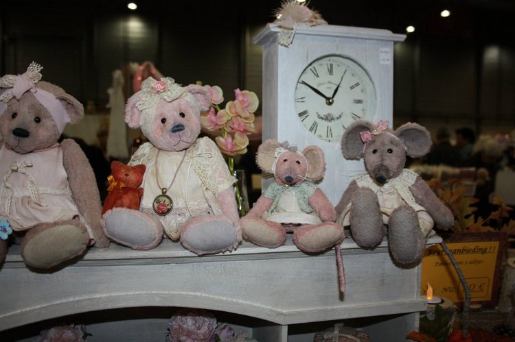 Выставка кукол, мишек тедди, кукольных домиков и миниатюры в Нидерландах. Продолжение