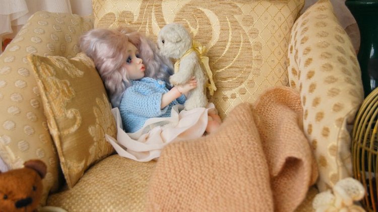 Очень мягкая мебель для кукольного интерьера. Уютная фотосессия с продолжением