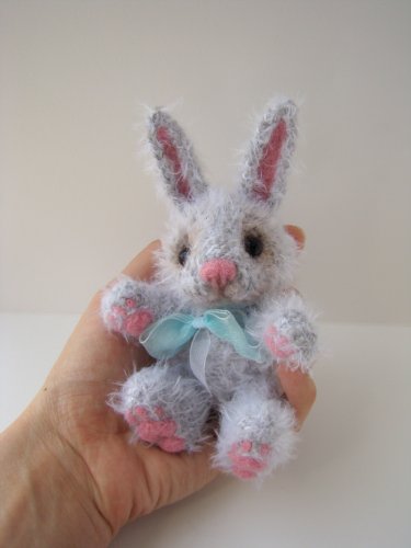 Серенький заинька. Игрушка вязанная спицами Ольги Чернухо (фото 4)