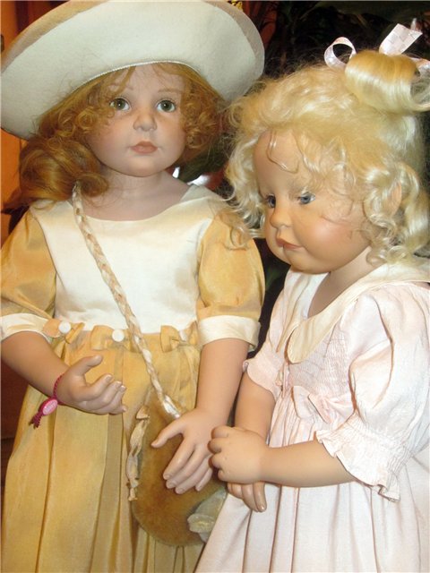 Лесли и Холли из коллекции "Шесть сестёр" от Hildegard Gunzel для Gotz (2002г.)
