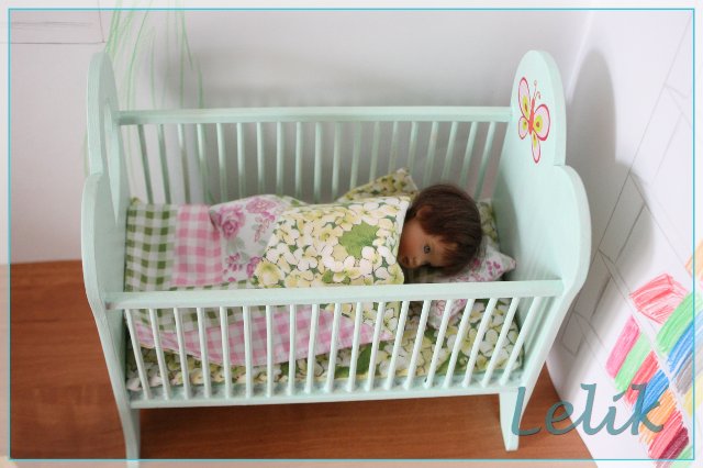 Кроватка для малышки, в масштабе 1:6 | Бэйбики Кроватка для малышки, в масштабе 1:6