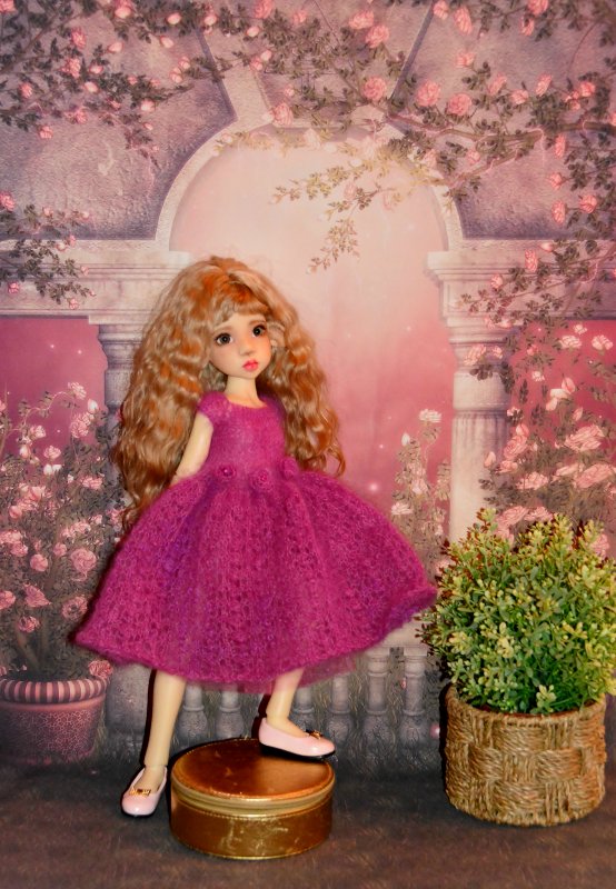 Весеннее обновление. Платья для кукол Kaye Wiggs