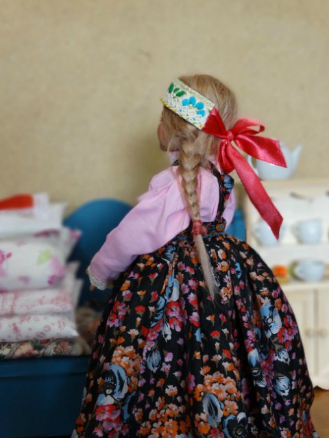 Любимые малышки-химочки в уральских костюмах