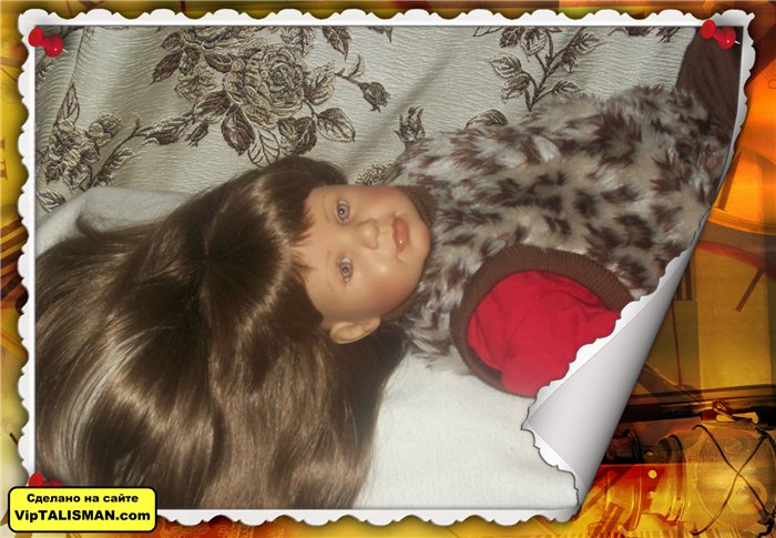 Новый наряд Мелани и фотосессия в красно-коричневых тонах