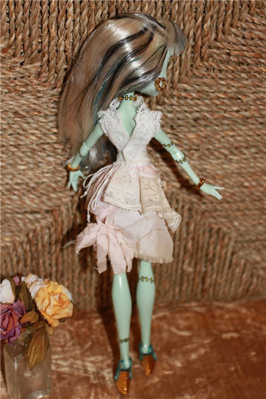 Наряд в винтажном стиле для куклы монстр Хай (фото 5)