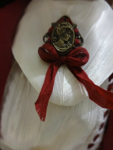 Задумчивая, скромная, тихая и строгая. Armand Marseille