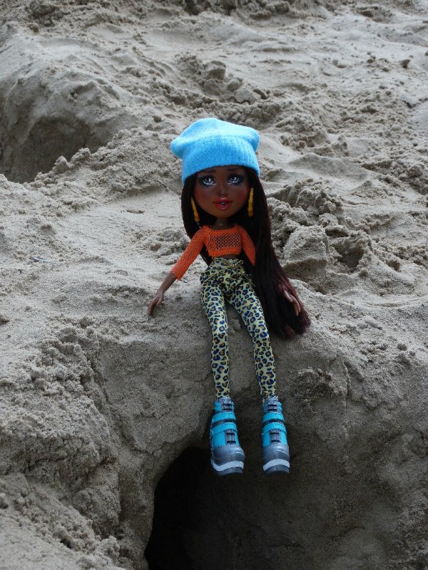 Мои девочки (перерисованные Братц 2015) вышли на улицу