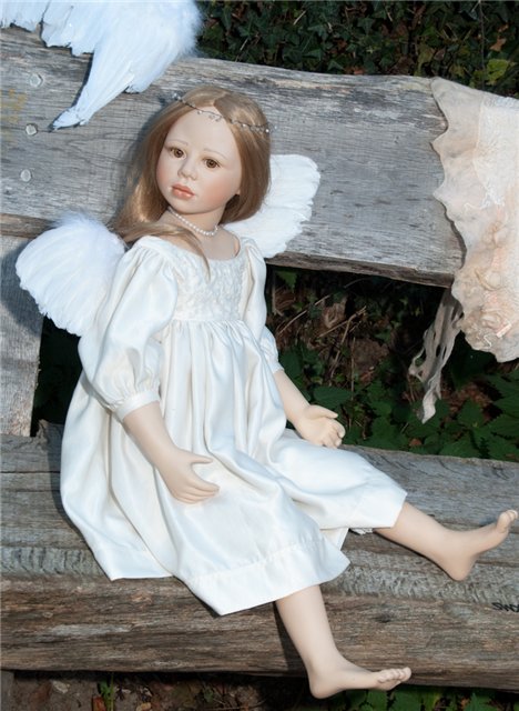 Он(а) спустился к нам с небес