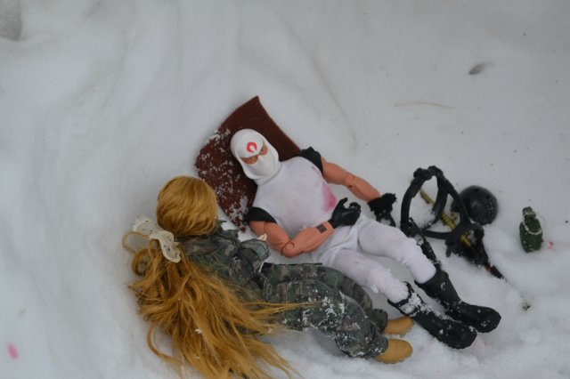 Почему Киншин не пришел... (action man and J-doll)