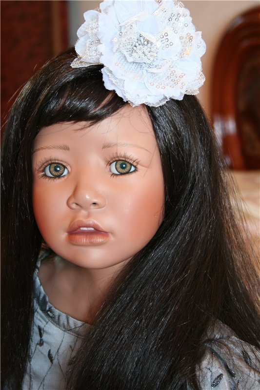 Чёрное или белое? Милли от Christine Orange