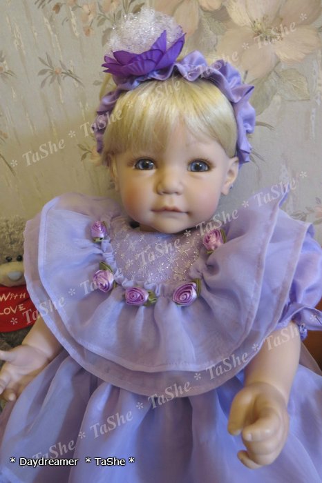 Девочки конфетки маленькие тортики