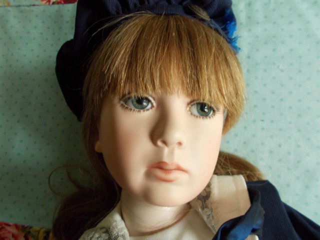 Обворожительная фарфоровая кукла Джульет от мастеров Анжелы и Джона Баркер | Бэйбики Обворожительная фарфоровая кукла Джульет от мастеров Анжелы и Джона Баркер (фото 3)