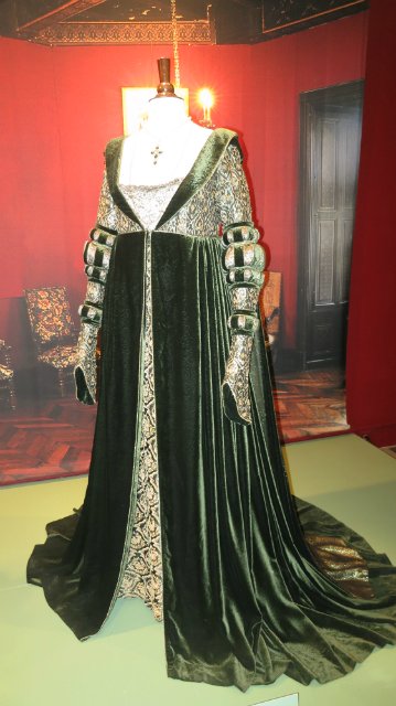 Как за неприметным фасадом может скрыватся просто удивительный Клондайк!!! Или "Это я удачно зашел!!!!!"