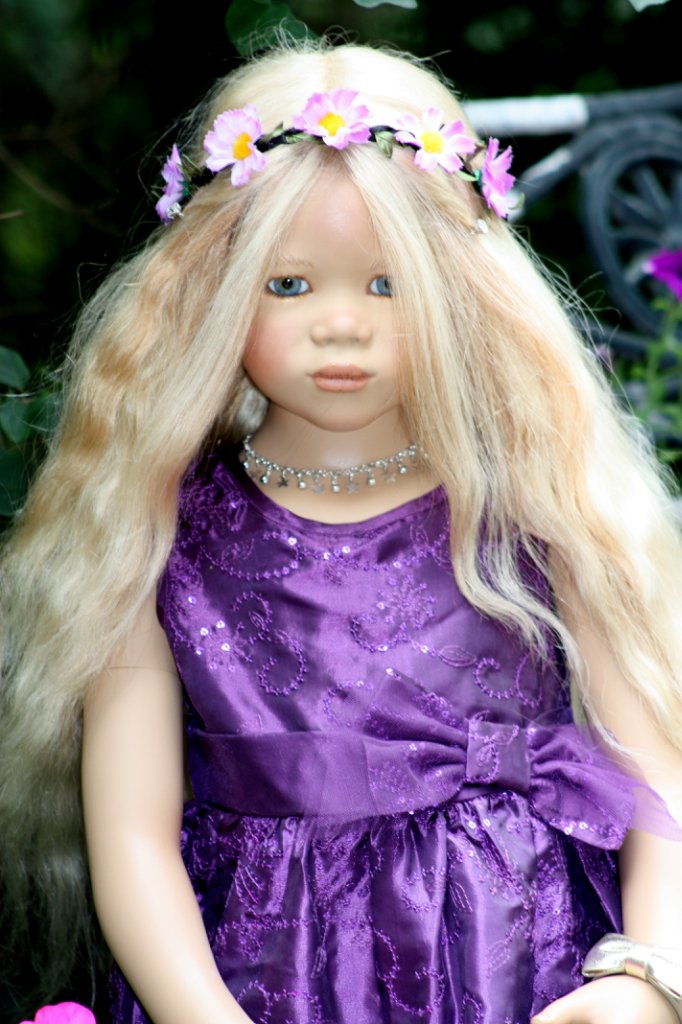 Солнечный денек в саду. Часть вторая - три подружки