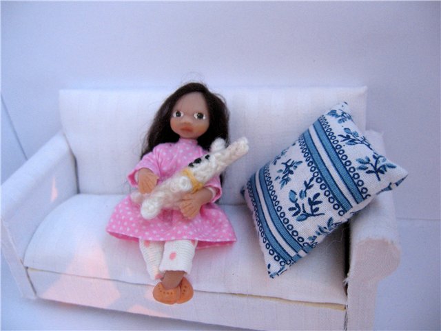 Малышка с зайчиком. Мини кукла (фото 5)