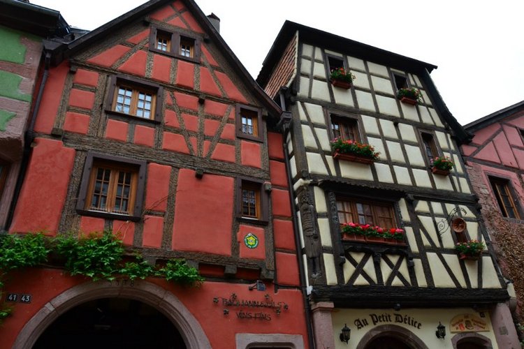 Очарование стринных французских городов