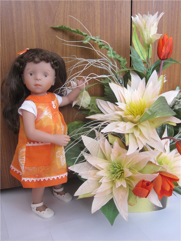 Куколки с рисованными глазками – Элли (Элен от Звернадзе) и Тата (Кати Круз)